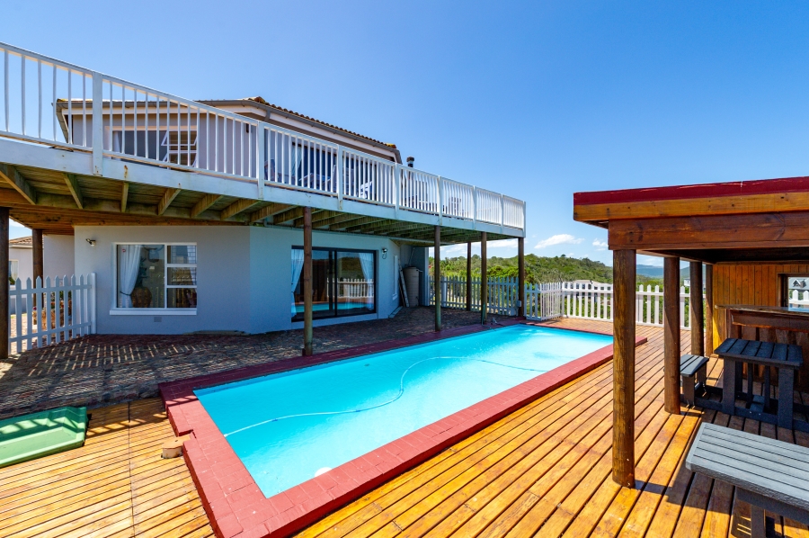 6 Bedroom Property for Sale in Cola Beach Western Cape